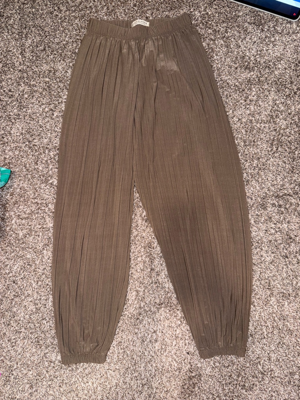 Jon & Anna Olive Ribbed Wide-Leg Joggers